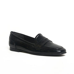 Elora Classic Flat Loafer – Multiple Colors | Queen Footwear