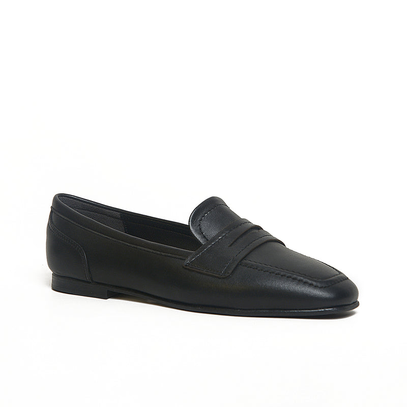 Elora Classic Flat Loafer – Multiple Colors | Queen Footwear